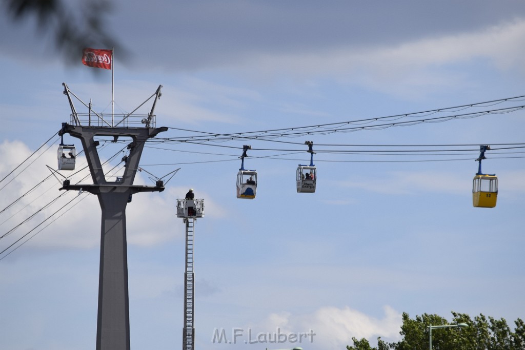 Koelner Seilbahn Gondel blieb haengen Koeln Linksrheinisch P115.JPG - Miklos Laubert